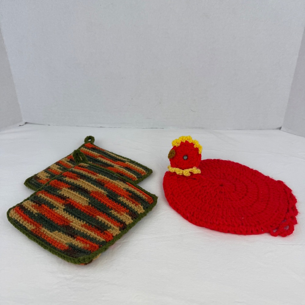 Vintage Handmade Crochet Chicken Trivet and Variegated Pot Holder Set 3pc